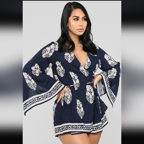 *NWT* Fashion Nova Abby Romper - Picture 2 of 9